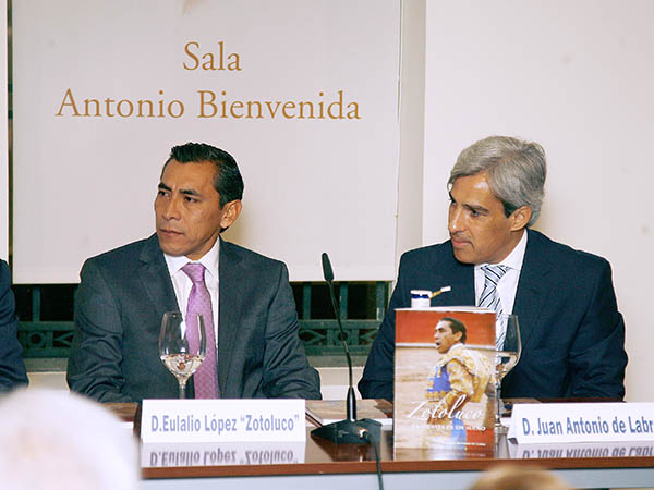 Eulalio L�pez y el autor del libro