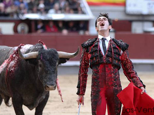 Le tributaron infrecuentes palmas