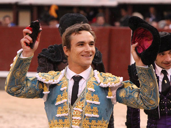 El franc�s se llev� una oreja