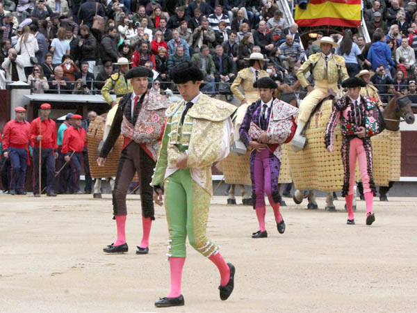 Mostr� entrega y honr� su dinast�a