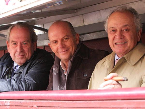 Invitados especiales en el callej�n