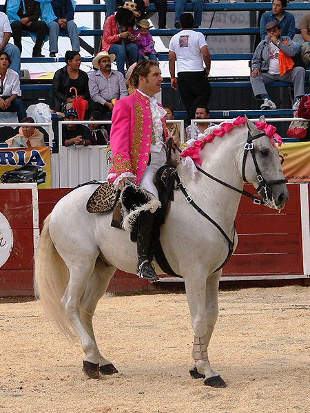 Rodrigo Santos, a caballo