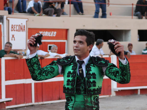 Dos orejas a la espuerta