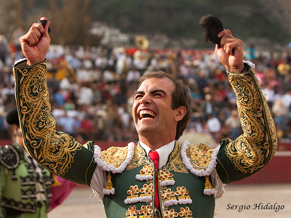 Arturo Mac�as, tarde redonda