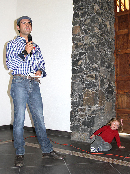 Una peque�a admiradora