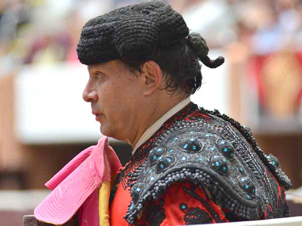Atento a su torero