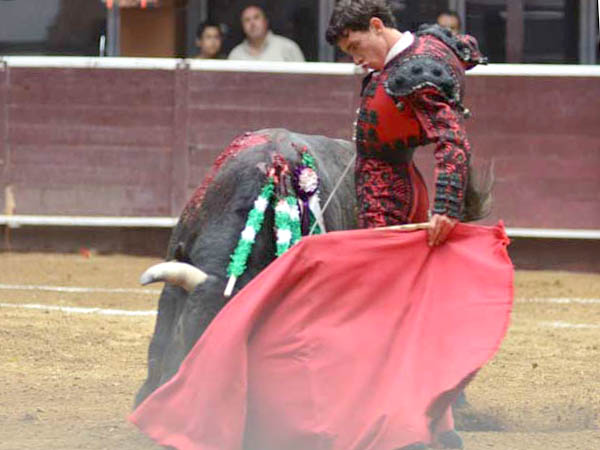 Detr�s de la cadera