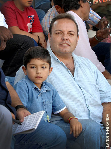 Con pap� a los toros