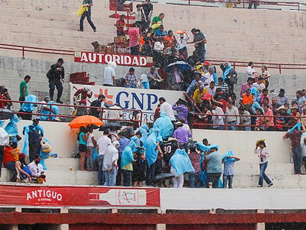 Suspendida al doblar el tercero