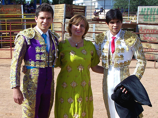 Ver�nica P�rez con los toreros