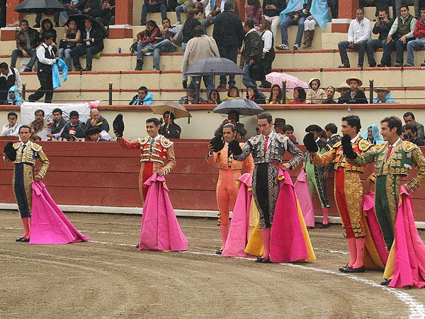 El p�blico los sac� a saludar