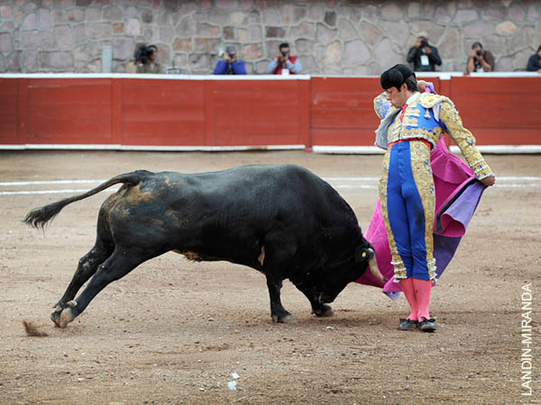 Evocando al poeta del toreo