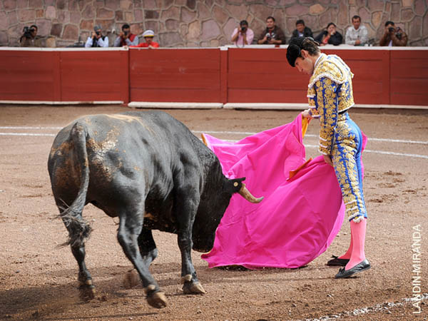 Se present� Sergio Aguilar