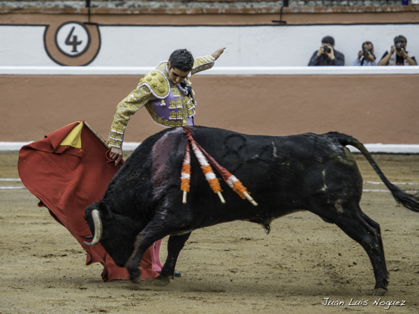 Con clase por ambos lados