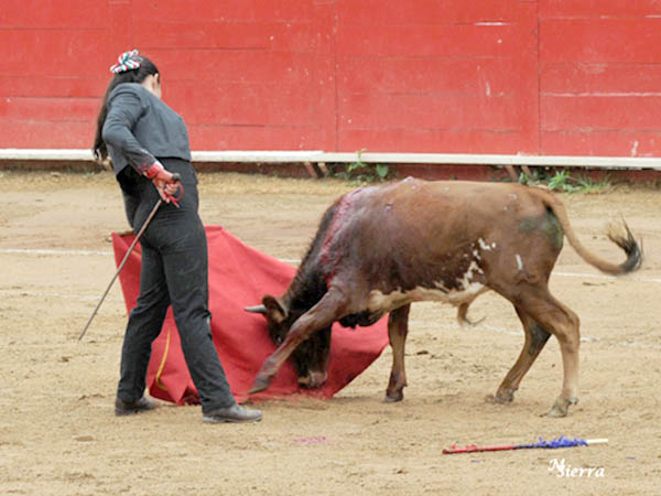 Se sienta en los ri�ones