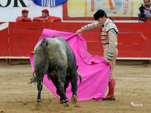 Lances a pi�s juntos