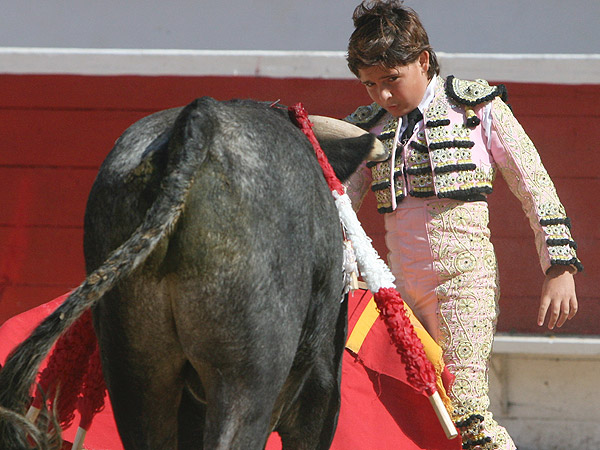 �Se mete con alguien de su tama�o!