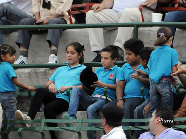 La pe�a infantil tapat�a