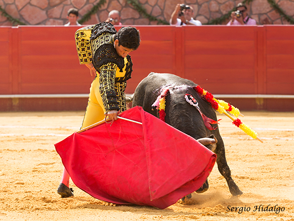 Abraham Veloz, buenas maneras