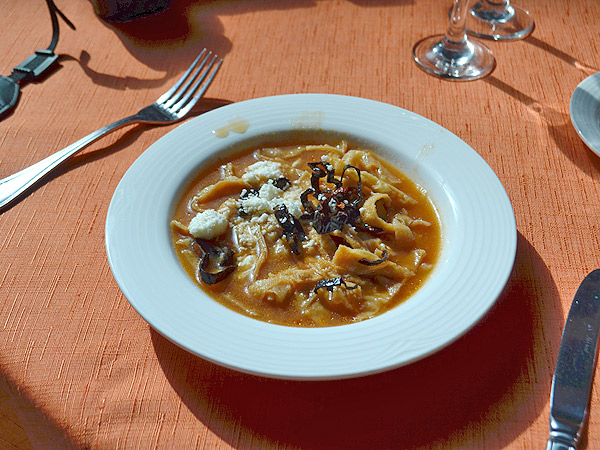 Rica sopa de tortilla