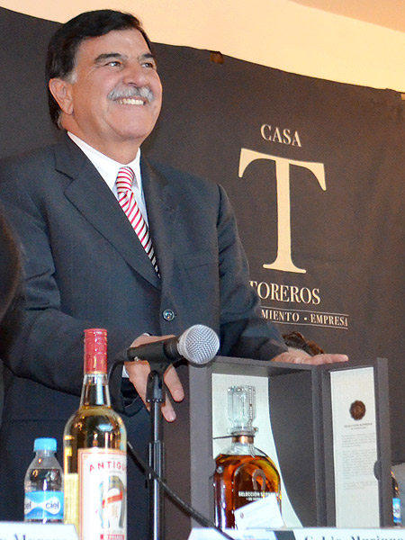 Detalle al gobernador