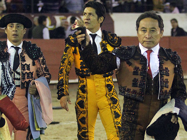 La cuadrilla de Silis gesto torero