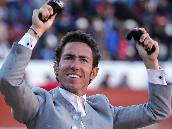 El caballero con los trofeos