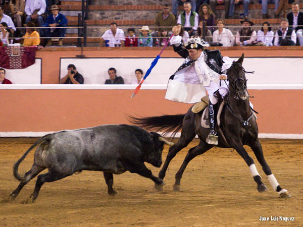 Jorge inicia el festejo