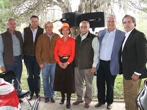 La ganadera bien acompa�ada