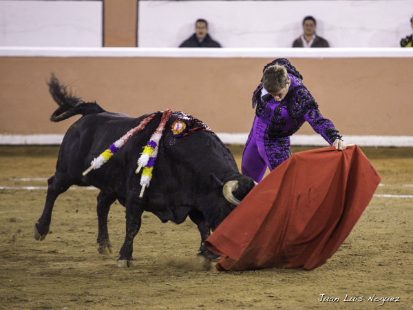 Ense��ndole el camino al de Jaral