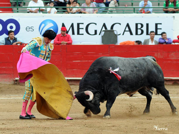 El capote de Ferm�n Sp�nola