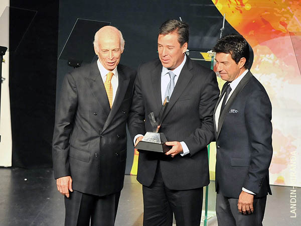 Premian al mandatario de Guanajuato