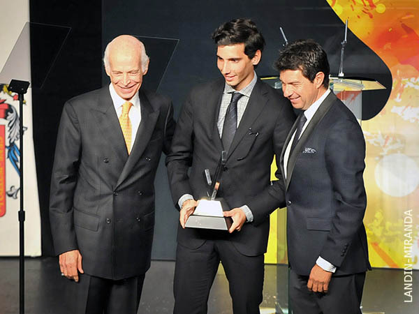 Paco Vel�zquez, a nombre de Amaya