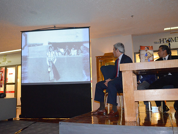 Proyectaron un video