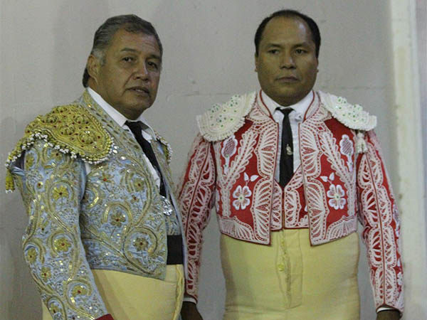 Quer�an salir en la galer�a