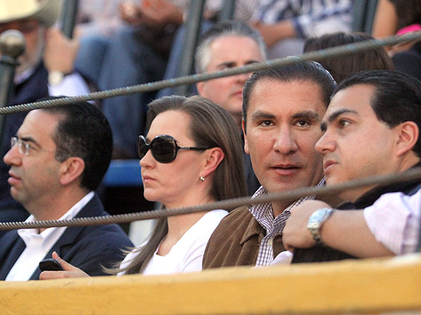 El Gobernador en barrera