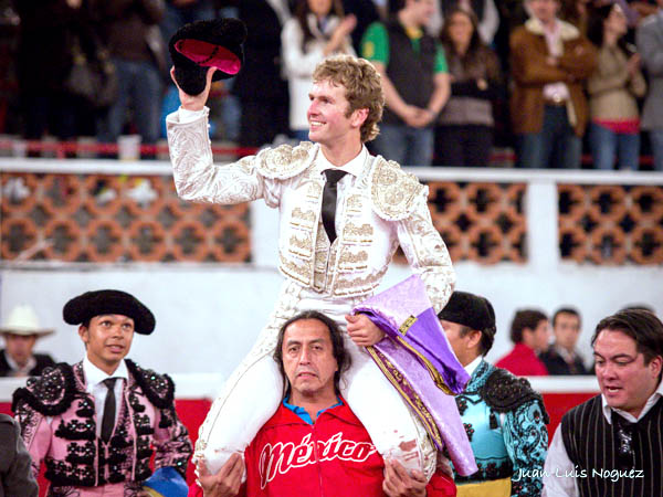 Aclamado por los paisanos