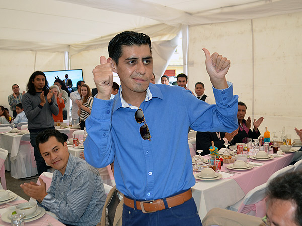 La ovaci�n para Juan Luis