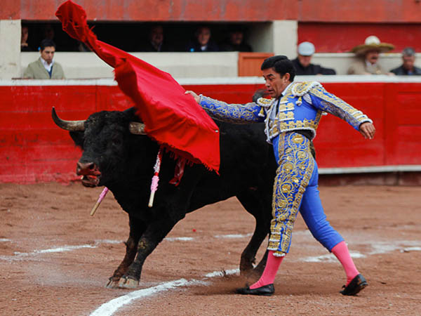 Sobre las rayas del tercio