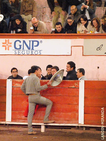 Brindis a los pe�istas