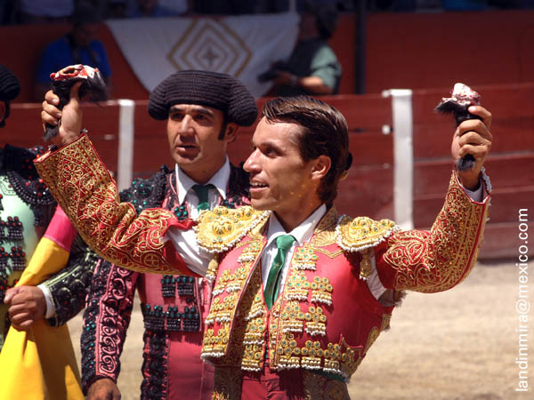 Dos orejas para Fabi�n Barba