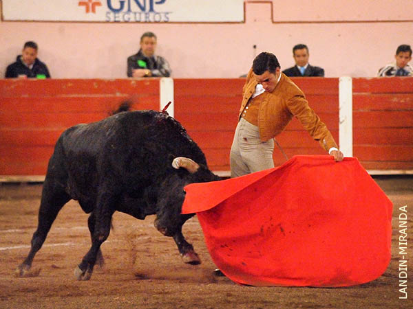 Se le vieron las buenas maneras