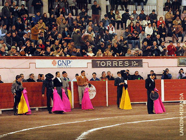 Saludos iniciales en el tercio