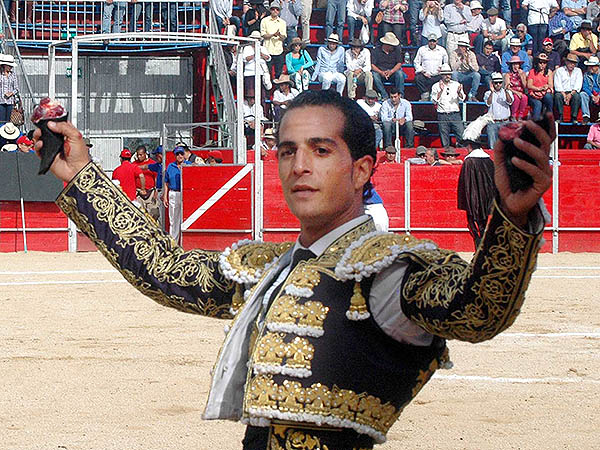 Tarde de tres orejas