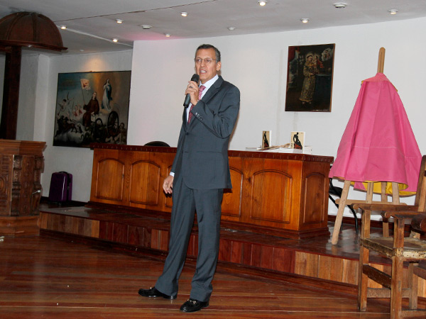 Santiago Aguilar, gran intervenci�n