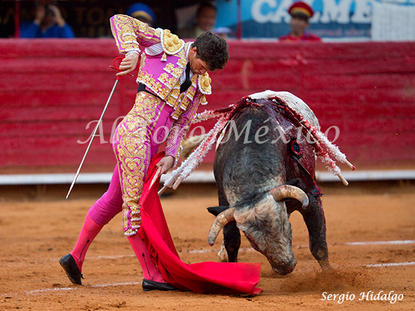 Luque, mostrando todo su arte