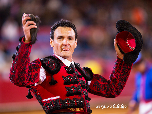 Sp�nola, oreja ganada a pulso