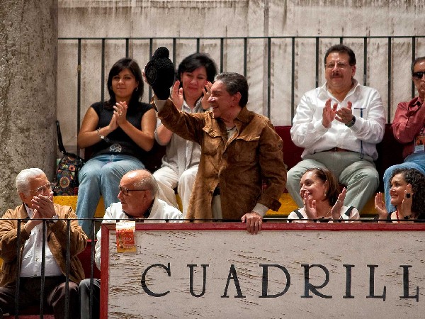 El brindis a Marco Antonio Mu�iz