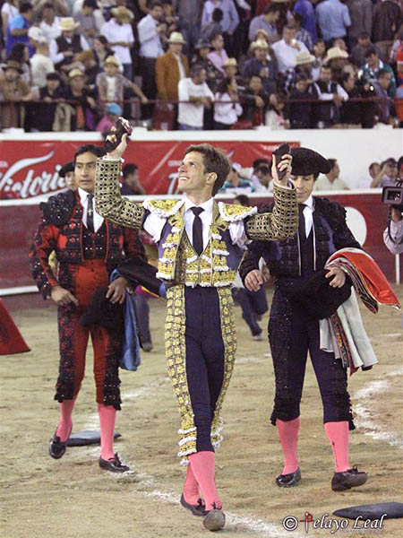 Tarde de tres orejas