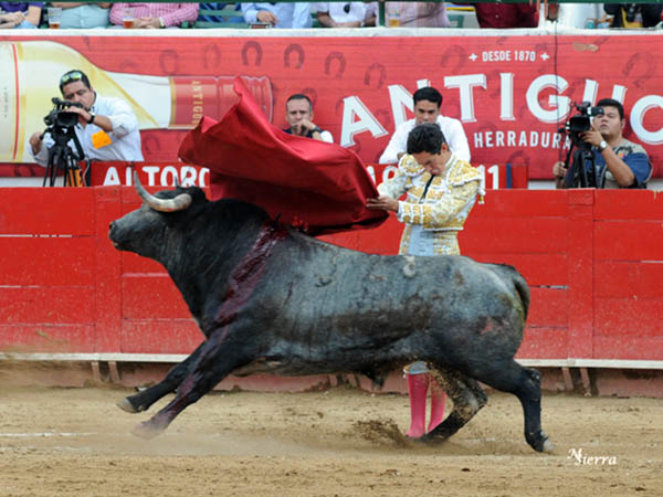 Zapatillas clavadas en la arena